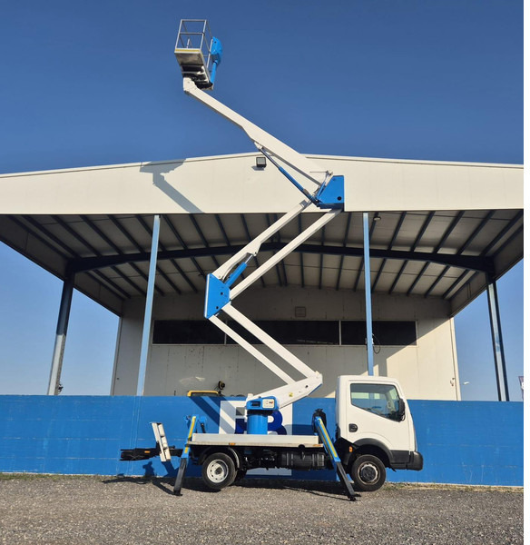 Usado SOCAGE DA320 sobre NISSAN CABSTAR 35.12 - פלטפורמה אווירית: תמונה 4 Usado SOCAGE DA320 sobre NISSAN CABSTAR 35.12 - פלטפורמה אווירית: תמונה 4