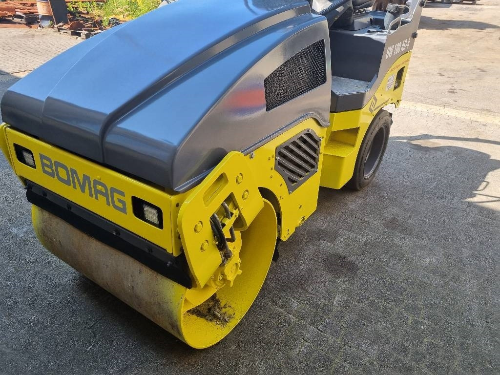 Bomag BW 100 AC-4 - מכבש משולב: תמונה 1 Bomag BW 100 AC-4 - מכבש משולב: תמונה 1