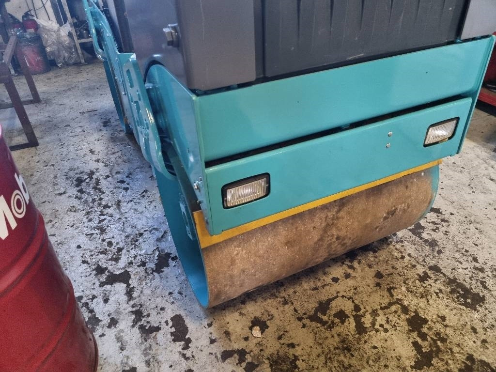Bomag BW 100 AD-4 - רולר כביש: תמונה 2 Bomag BW 100 AD-4 - רולר כביש: תמונה 2