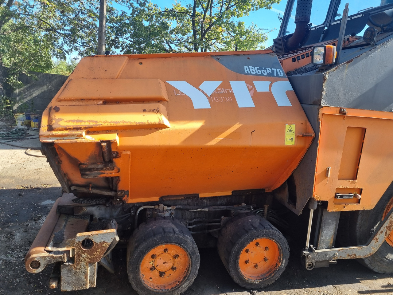 VOLVO TITAN 6870 - מרצף אספלט: תמונה 3 VOLVO TITAN 6870 - מרצף אספלט: תמונה 3