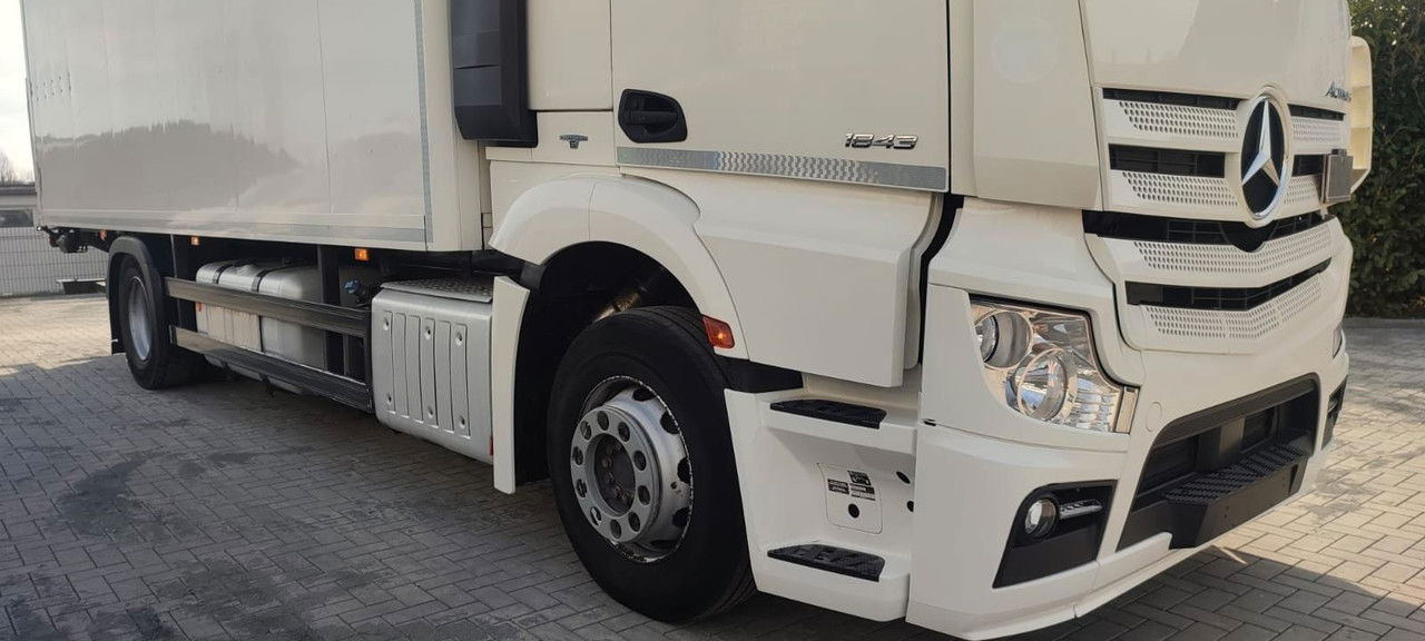 Mercedes-Benz Actros 1843 1843-Vermietung - LBW Voll-Luft-gefedert - משאית תיבה: תמונה 3 Mercedes-Benz Actros 1843 1843-Vermietung - LBW Voll-Luft-gefedert - משאית תיבה: תמונה 3