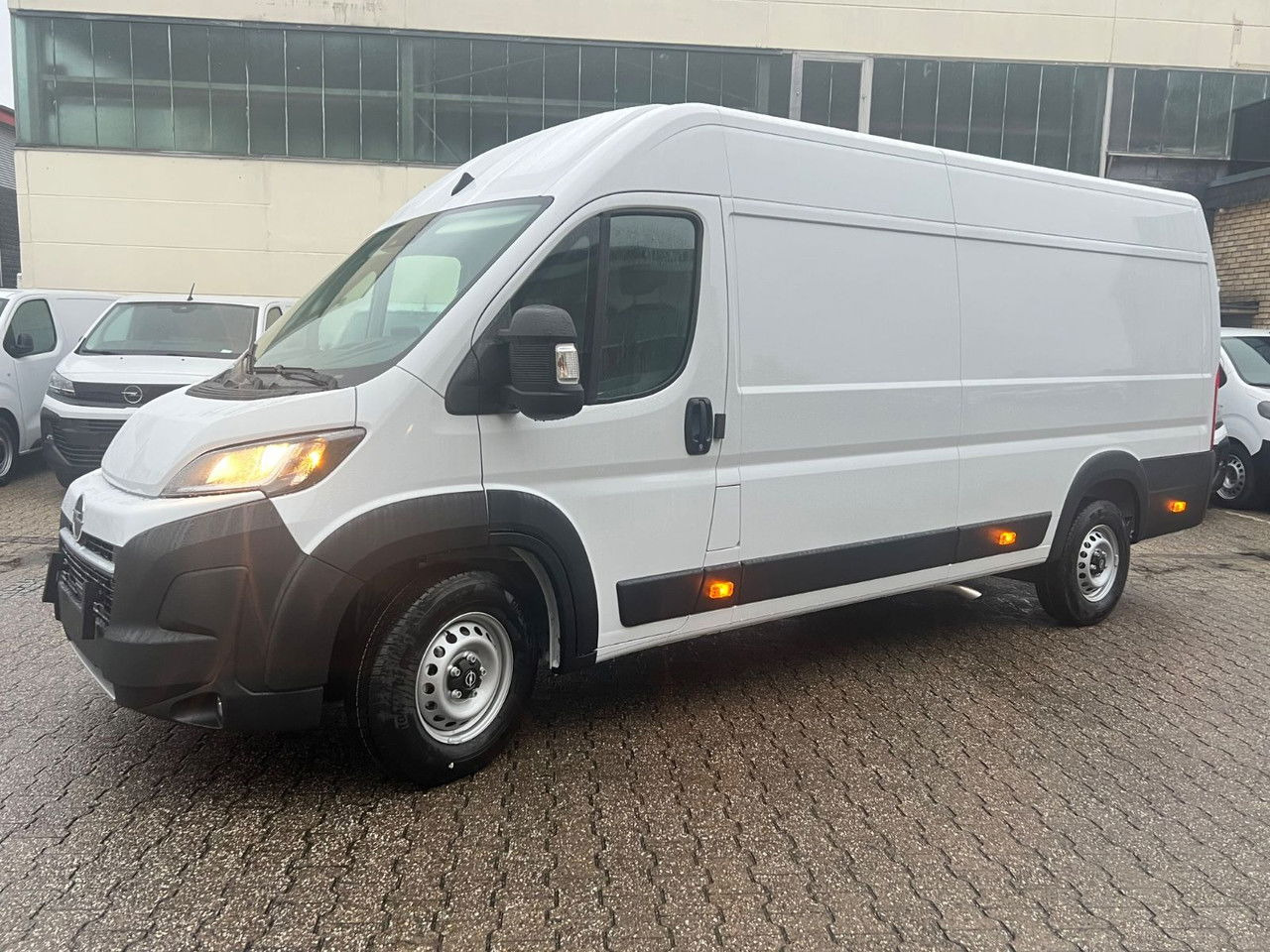 Opel Kasten 3,5 L4 H2 PS 180 Automatik+AHK Kasten 3,5 L4 H2 PS 180 Automatik+AHK - כלי רכב מסחרי עם לוח: תמונה 2 Opel Kasten 3,5 L4 H2 PS 180 Automatik+AHK Kasten 3,5 L4 H2 PS 180 Automatik+AHK - כלי רכב מסחרי עם לוח: תמונה 2