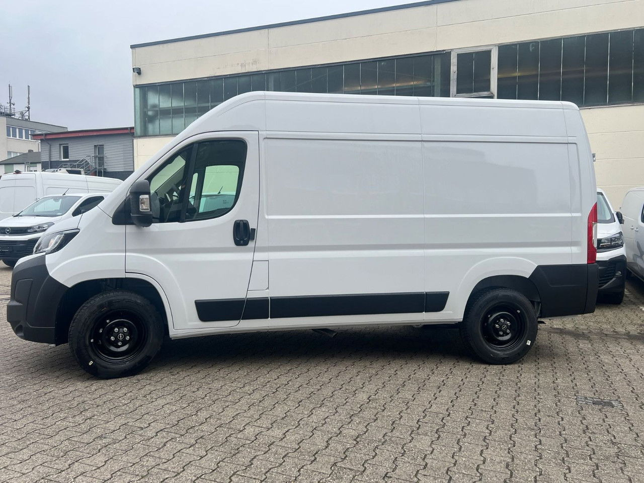 Opel Movano L2H2 140 Kasten Rückfahrkam Allwetter+ - כלי רכב מסחרי עם לוח: תמונה 5 Opel Movano L2H2 140 Kasten Rückfahrkam Allwetter+ - כלי רכב מסחרי עם לוח: תמונה 5
