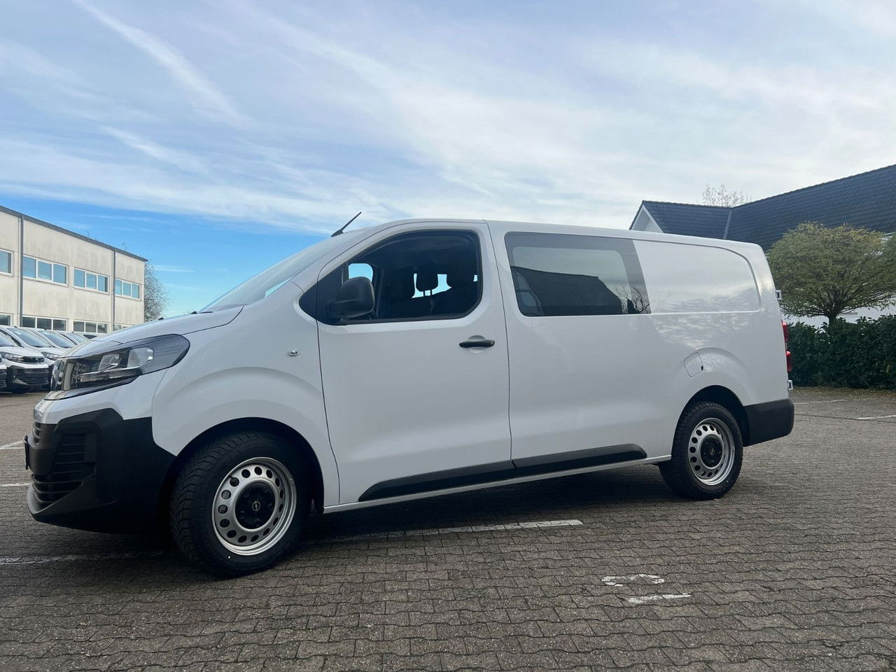Opel Vivaro Flex L3 6 Sitze Allwetter AHK Rückfahrka - כלי רכב מסחרי קטן: תמונה 3 Opel Vivaro Flex L3 6 Sitze Allwetter AHK Rückfahrka - כלי רכב מסחרי קטן: תמונה 3
