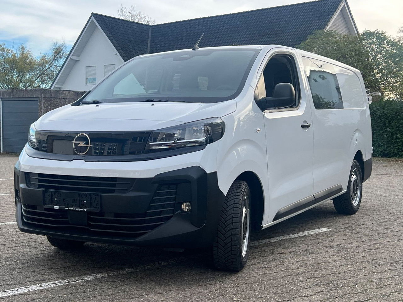 Opel Vivaro Flex L3 6 Sitze Allwetter AHK Rückfahrka - כלי רכב מסחרי קטן: תמונה 1 Opel Vivaro Flex L3 6 Sitze Allwetter AHK Rückfahrka - כלי רכב מסחרי קטן: תמונה 1