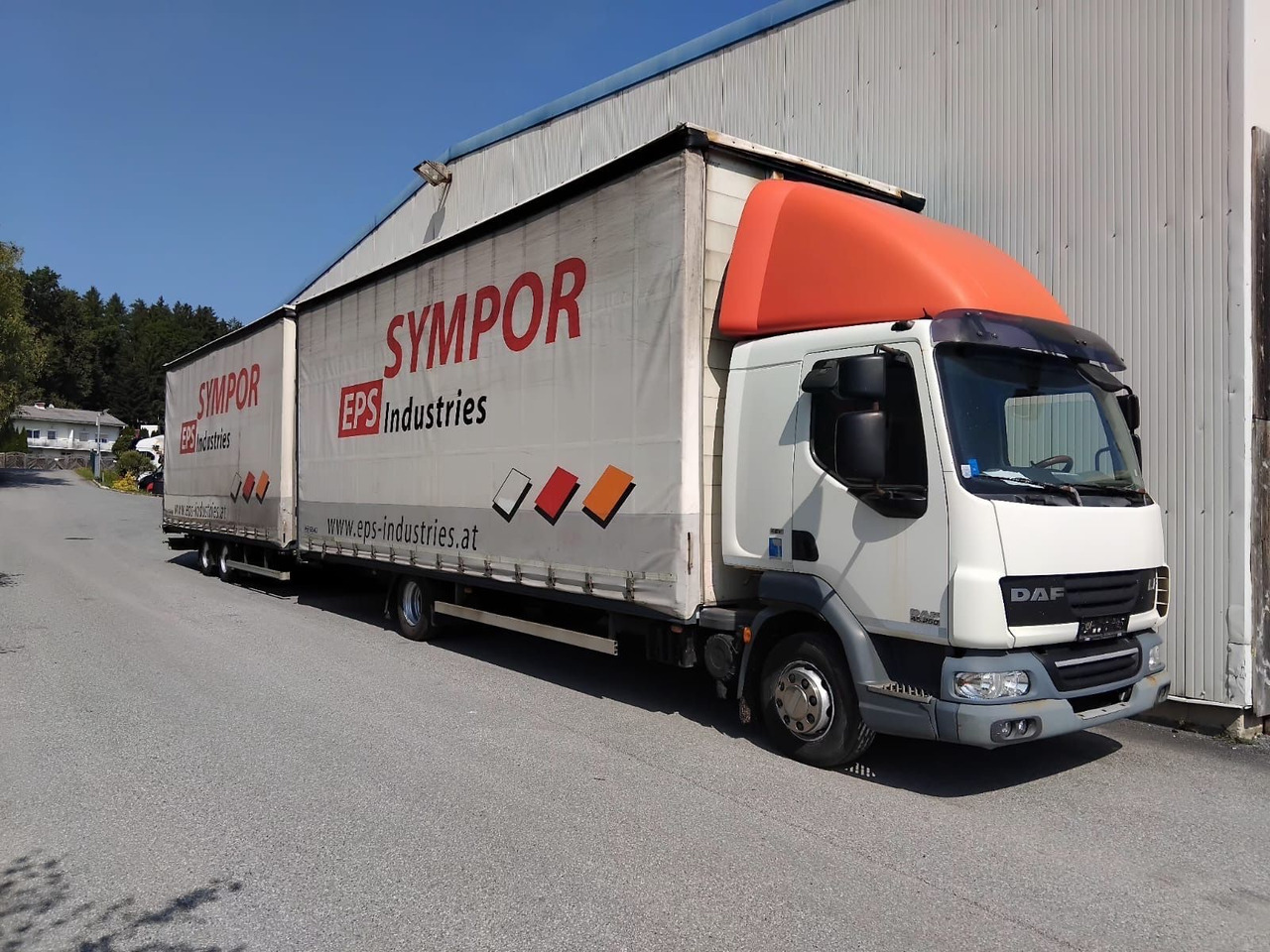 DAF LF 250 Schalter 120m° TÜV - משאית וילונות צד: תמונה 1 DAF LF 250 Schalter 120m° TÜV - משאית וילונות צד: תמונה 1