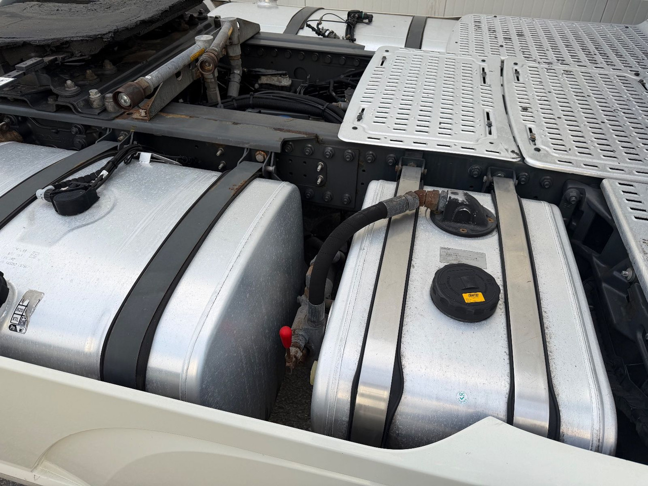 DAF XF 530 Vollausstattung Vollluft 2l-Hydraulik - יחידת טרקטור: תמונה 5 DAF XF 530 Vollausstattung Vollluft 2l-Hydraulik - יחידת טרקטור: תמונה 5