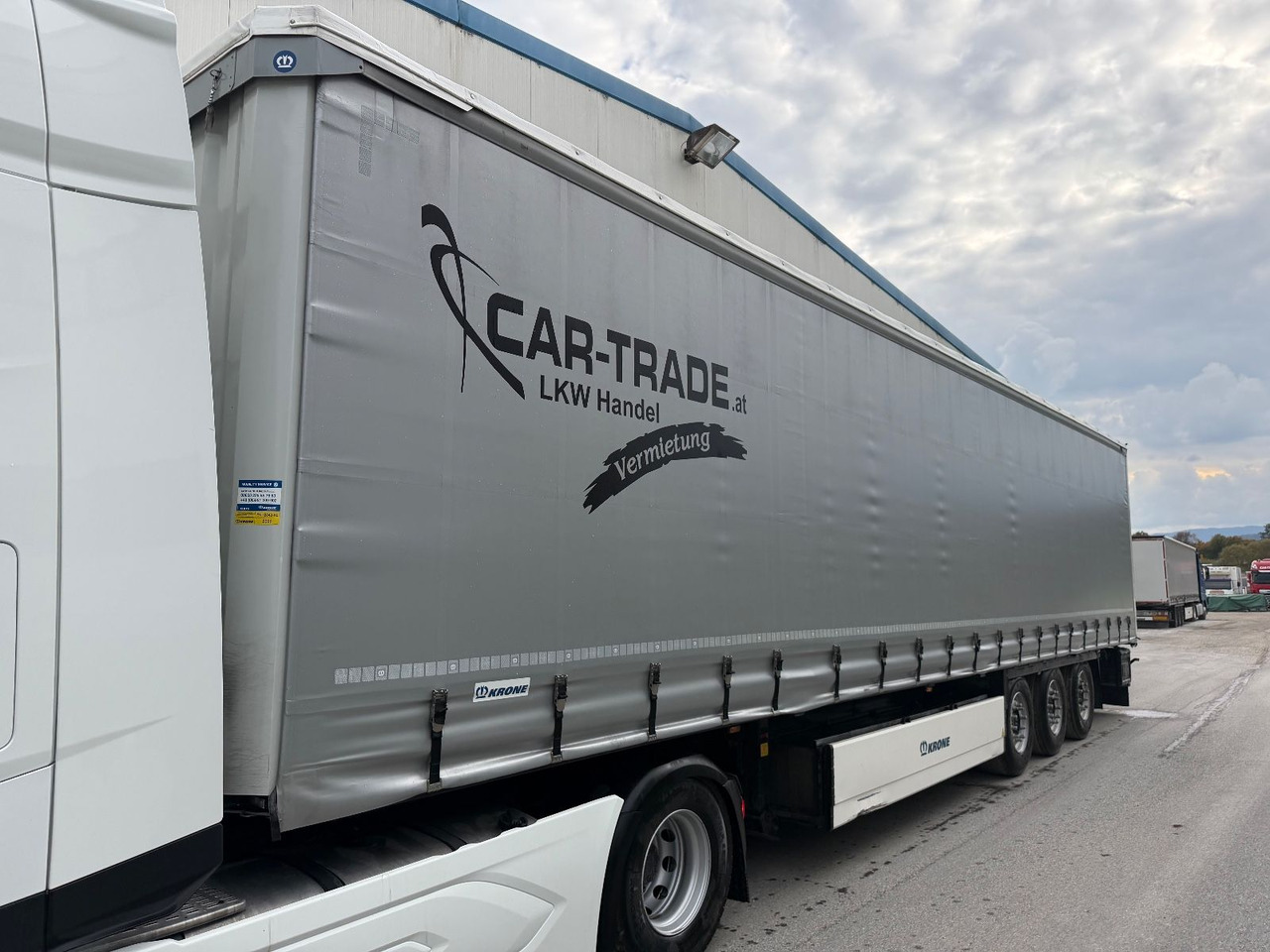 Krone SDP27 Lift/Pal-Kast/Alulatten - סמיטריילר עם וילונות צד: תמונה 1 Krone SDP27 Lift/Pal-Kast/Alulatten - סמיטריילר עם וילונות צד: תמונה 1