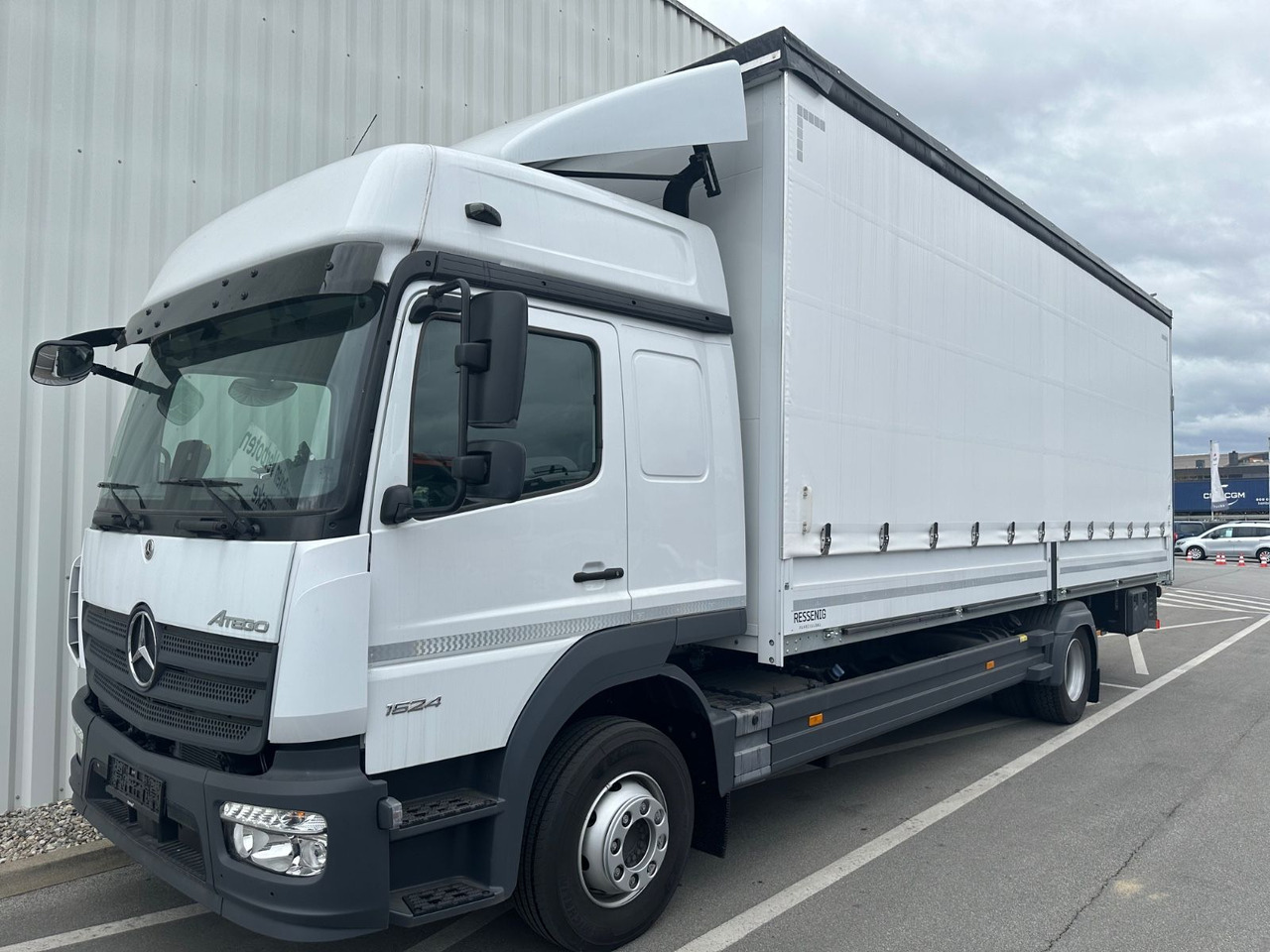 Mercedes-Benz Atego 1524 BigSpace LBW Navi/Kamera Mercedes-Benz Atego 1524 BigSpace LBW Navi/Kamera - משאית וילונות צד: תמונה 1 Mercedes-Benz Atego 1524 BigSpace LBW Navi/Kamera Mercedes-Benz Atego 1524 BigSpace LBW Navi/Kamera - משאית וילונות צד: תמונה 1