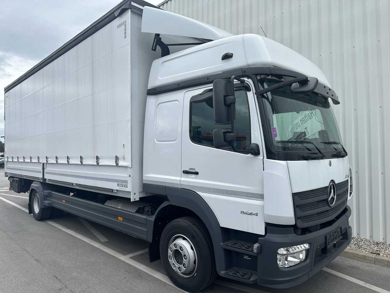 Mercedes-Benz Atego 1524 BigSpace LBW Navi/Kamera Mercedes-Benz Atego 1524 BigSpace LBW Navi/Kamera - משאית וילונות צד: תמונה 2 Mercedes-Benz Atego 1524 BigSpace LBW Navi/Kamera Mercedes-Benz Atego 1524 BigSpace LBW Navi/Kamera - משאית וילונות צד: תמונה 2
