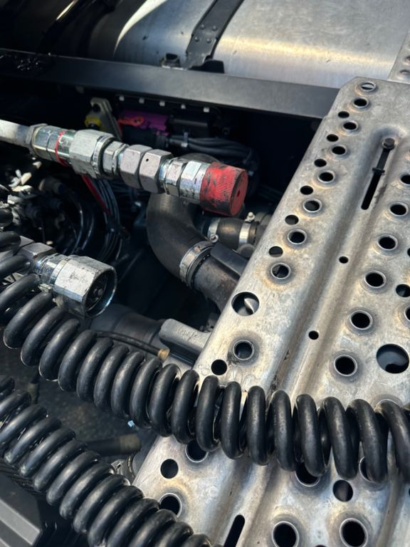 יחידת טרקטור Scania 500R Vollluft Alu Leder LED Hyd. Scania 500R Vollluft Alu Leder LED Hyd.: תמונה 6 יחידת טרקטור Scania 500R Vollluft Alu Leder LED Hyd. Scania 500R Vollluft Alu Leder LED Hyd.: תמונה 6