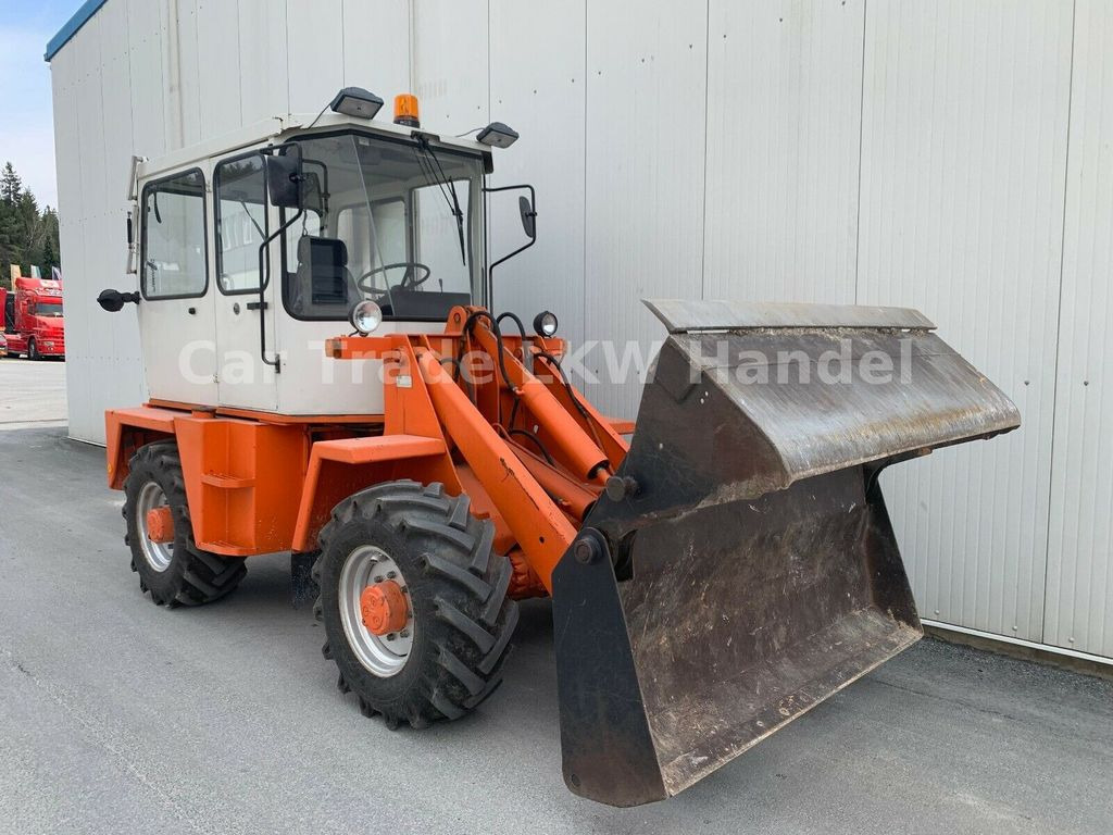 Schaeff SKB 902 - מחפרון: תמונה 2 Schaeff SKB 902 - מחפרון: תמונה 2