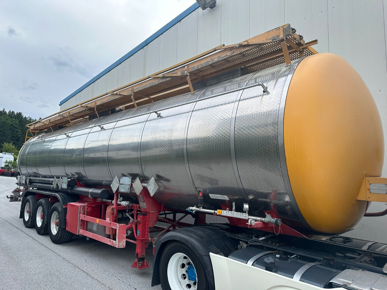 Schwarzmüller Chemi L4BH 42050L Lift BPW - סמיטריילר מכל: תמונה 2 Schwarzmüller Chemi L4BH 42050L Lift BPW - סמיטריילר מכל: תמונה 2