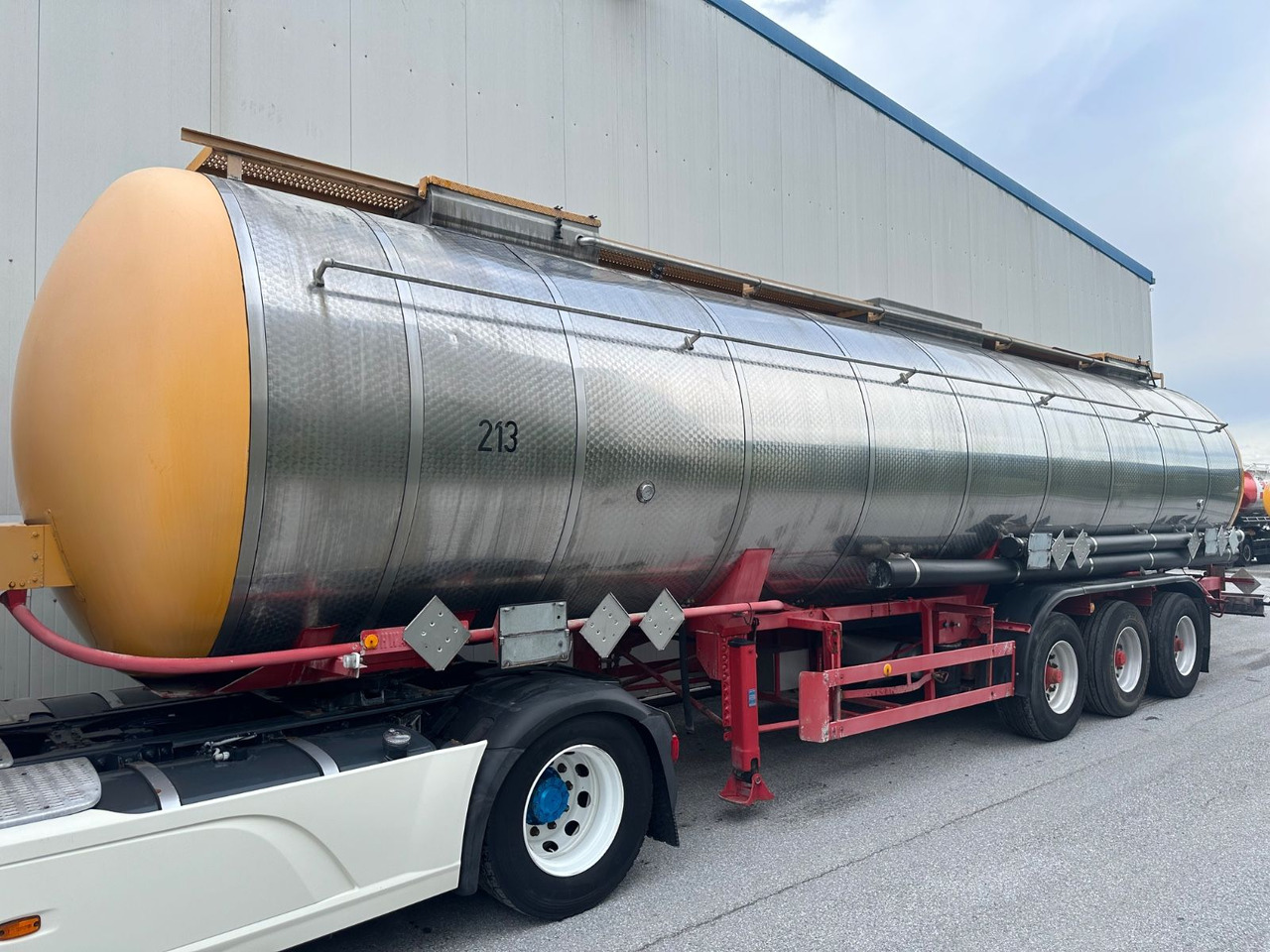 Schwarzmüller Chemi L4BH 42050L Lift BPW - סמיטריילר מכל: תמונה 1 Schwarzmüller Chemi L4BH 42050L Lift BPW - סמיטריילר מכל: תמונה 1