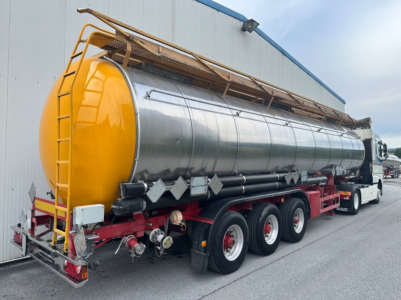 Schwarzmüller Chemi L4BH 42050L Lift BPW - סמיטריילר מכל: תמונה 3 Schwarzmüller Chemi L4BH 42050L Lift BPW - סמיטריילר מכל: תמונה 3