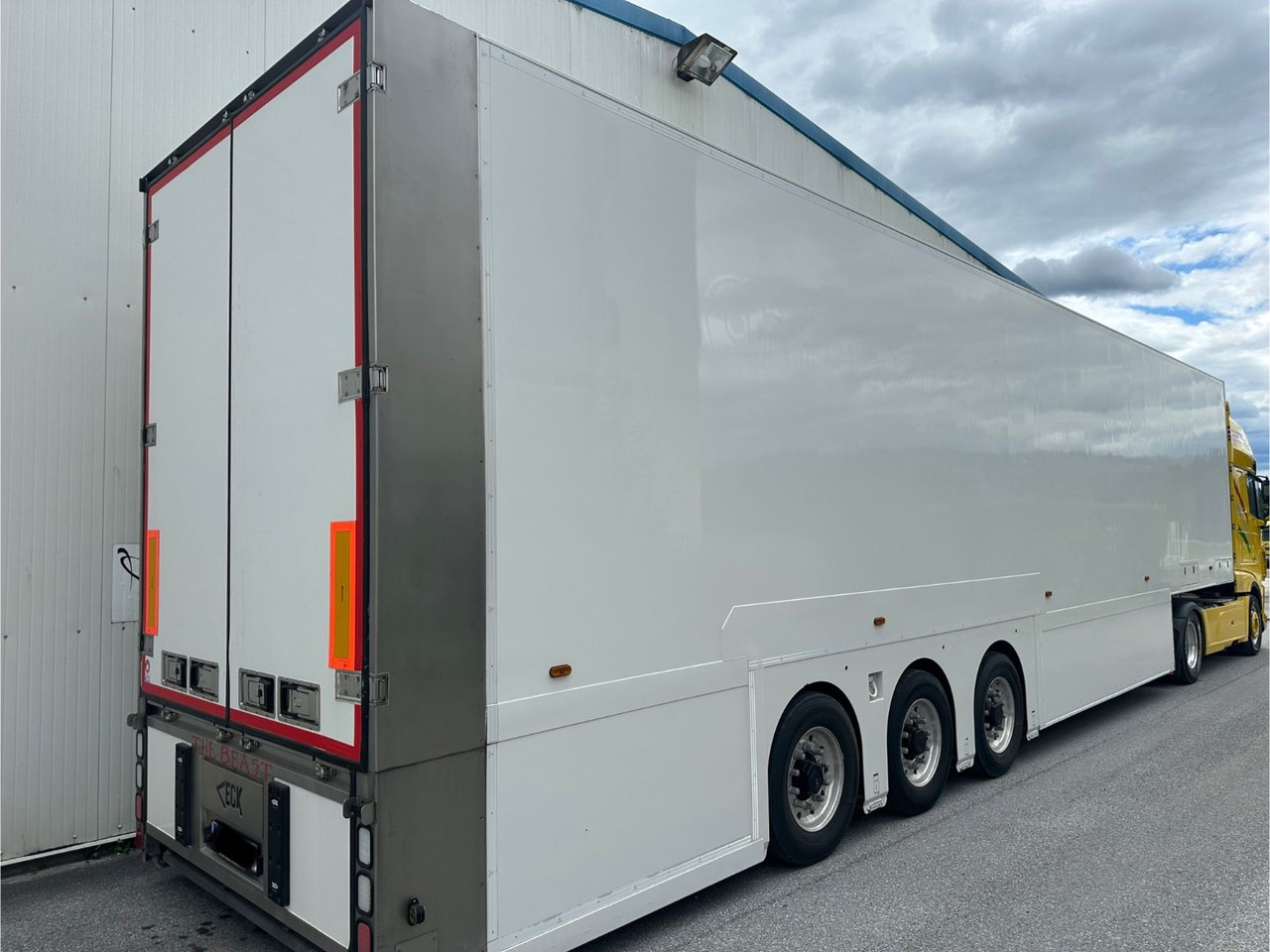 Van Eck Dubbeldeck T3Z Carrier Multi/Temp - סמיטריילר בתיבה סגורה: תמונה 3 Van Eck Dubbeldeck T3Z Carrier Multi/Temp - סמיטריילר בתיבה סגורה: תמונה 3