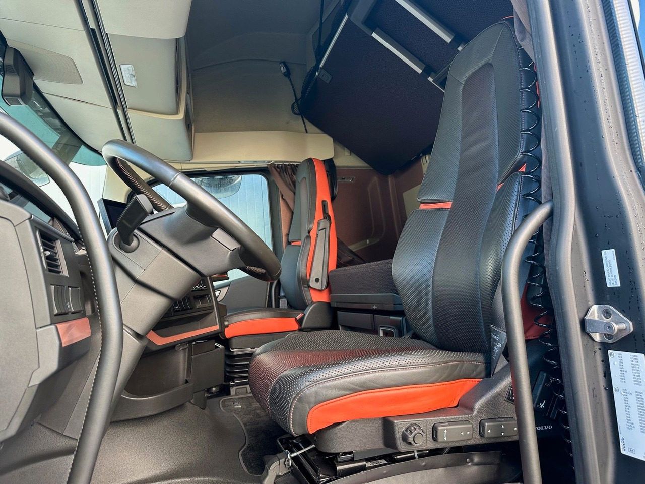 Volvo FH 750 XL Retarder Vollausstattung - יחידת טרקטור: תמונה 5 Volvo FH 750 XL Retarder Vollausstattung - יחידת טרקטור: תמונה 5