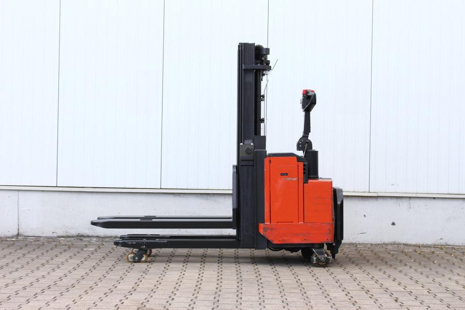 BT LSF1250 Triplex mit Initialhub - מערים: תמונה 4 BT LSF1250 Triplex mit Initialhub - מערים: תמונה 4