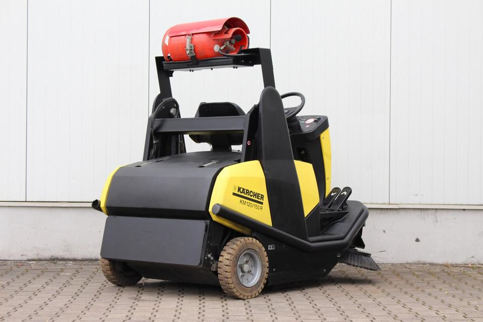Kärcher KM120/150R LPG Aufsitz- Kehrsaugmaschine Kehrmaschine Gas - מטאטא תעשייתי: תמונה 3 Kärcher KM120/150R LPG Aufsitz- Kehrsaugmaschine Kehrmaschine Gas - מטאטא תעשייתי: תמונה 3