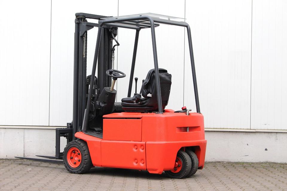 LINDE E15Z-02 Triplex 4,7m - מלגזה חשמלית: תמונה 3 LINDE E15Z-02 Triplex 4,7m - מלגזה חשמלית: תמונה 3