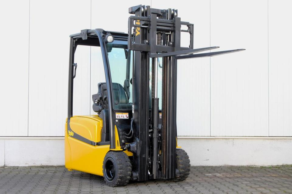 YALE ERP18VT Triplex 5,2m 1800kg - מלגזה חשמלית: תמונה 4 YALE ERP18VT Triplex 5,2m 1800kg - מלגזה חשמלית: תמונה 4