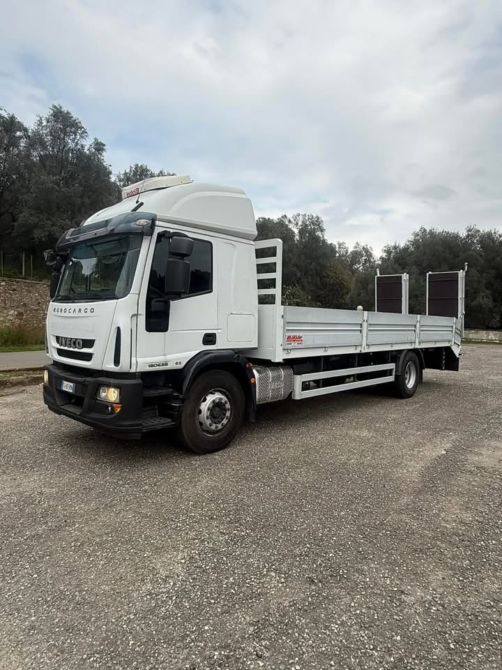IVECO 180E Pianale Con Rampe Nuovo di fabbrica - משאית צד נופל/ שטוחה: תמונה 5 IVECO 180E Pianale Con Rampe Nuovo di fabbrica - משאית צד נופל/ שטוחה: תמונה 5