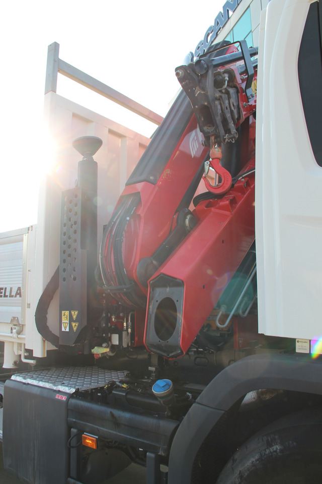 SCANIA P280 - Cassone Ribaltabile con gru retrocabina marca Ferrari mod. F7183C - משאית מנוף: תמונה 5 SCANIA P280 - Cassone Ribaltabile con gru retrocabina marca Ferrari mod. F7183C - משאית מנוף: תמונה 5
