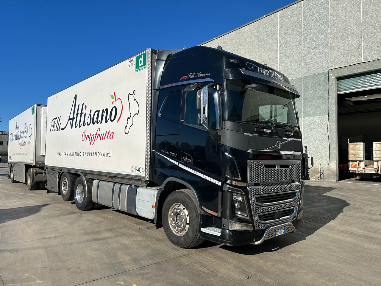 VOLVO FH 750 - משאית קירור: תמונה 1 VOLVO FH 750 - משאית קירור: תמונה 1