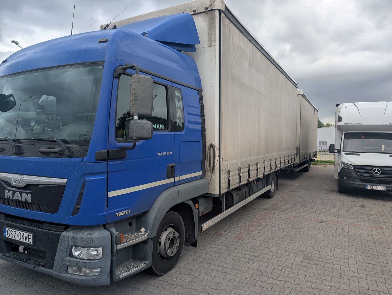 MAN TGL - משאית וילונות צד: תמונה 1 MAN TGL - משאית וילונות צד: תמונה 1