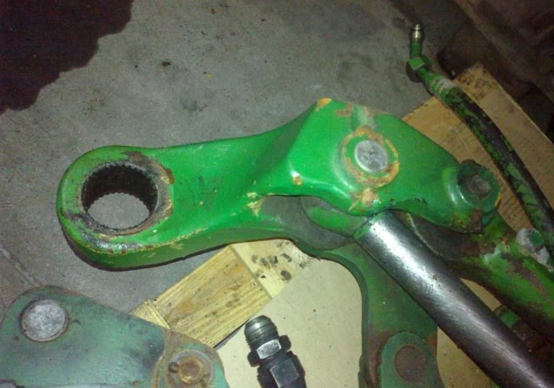 JOHN DEERE RAMIĘ PODNOŚNIKA - חלקי הידרוליקה עבור מכונה חקלאית: תמונה 1 JOHN DEERE RAMIĘ PODNOŚNIKA - חלקי הידרוליקה עבור מכונה חקלאית: תמונה 1