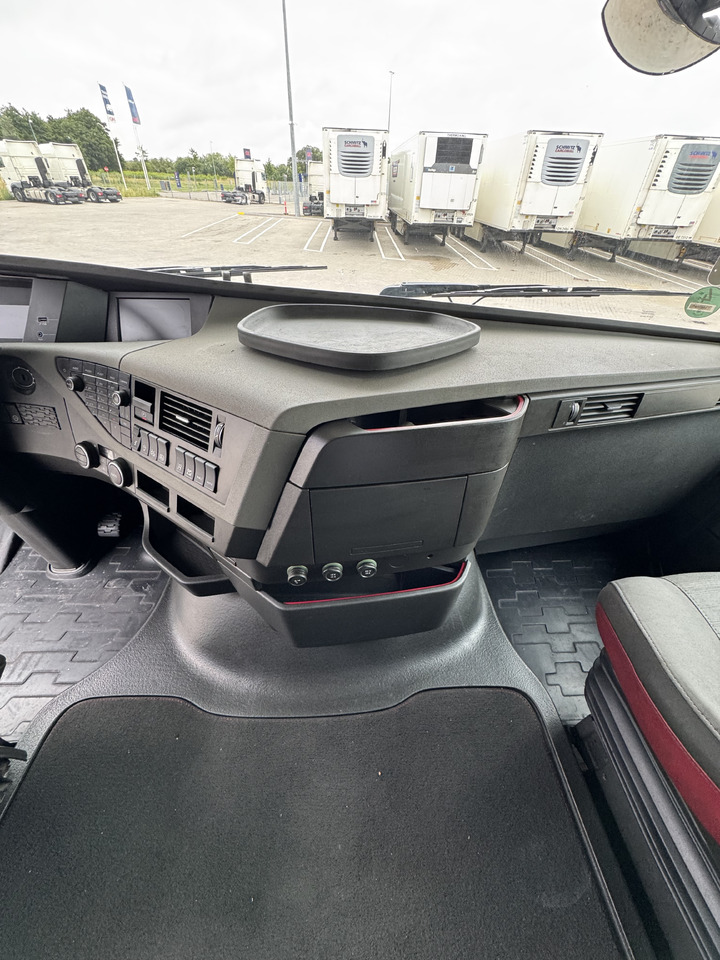 VOLVO DIESEL/LNG - יחידת טרקטור: תמונה 2 VOLVO DIESEL/LNG - יחידת טרקטור: תמונה 2