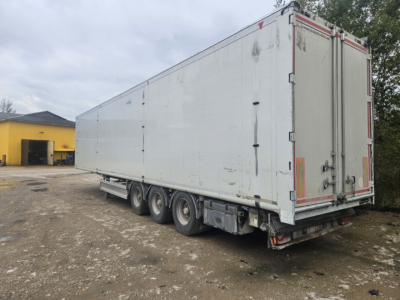KRAKER CF200 - סמיטריילר עם רצפת הליכה: תמונה 2 KRAKER CF200 - סמיטריילר עם רצפת הליכה: תמונה 2