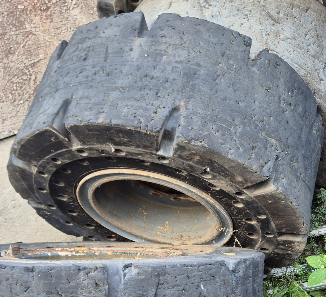 JCB 426, 435, 436 - חבילת גלגלים וצמיגים עבור מעמיס גלגלים: תמונה 1 JCB 426, 435, 436 - חבילת גלגלים וצמיגים עבור מעמיס גלגלים: תמונה 1