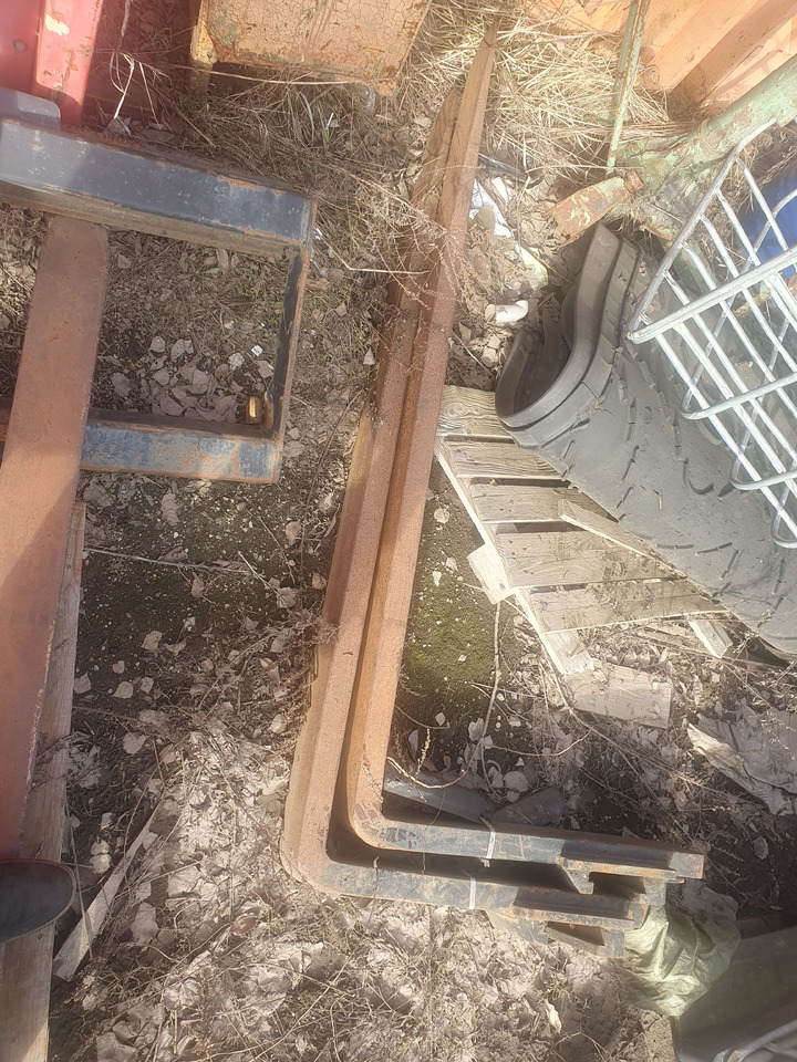 Pallet forks - מכונת בנייה: תמונה 1 Pallet forks - מכונת בנייה: תמונה 1