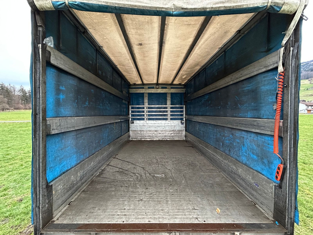 MERCEDES-BENZ Atego 818 - משאית וילונות צד: תמונה 5 MERCEDES-BENZ Atego 818 - משאית וילונות צד: תמונה 5