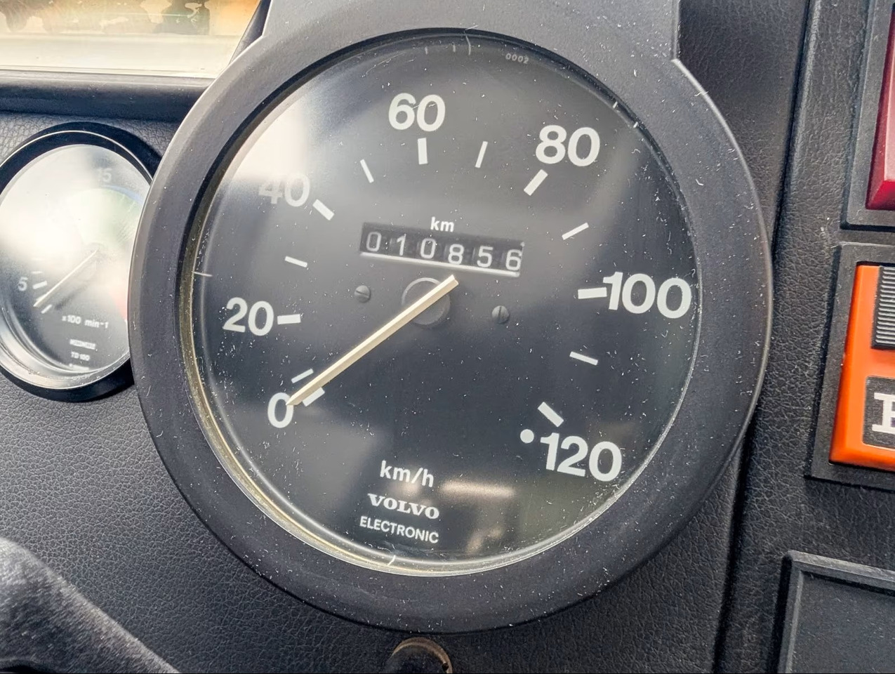 הַחכָּרָה VOLVO N10 VOLVO N10: תמונה 8 הַחכָּרָה VOLVO N10 VOLVO N10: תמונה 8