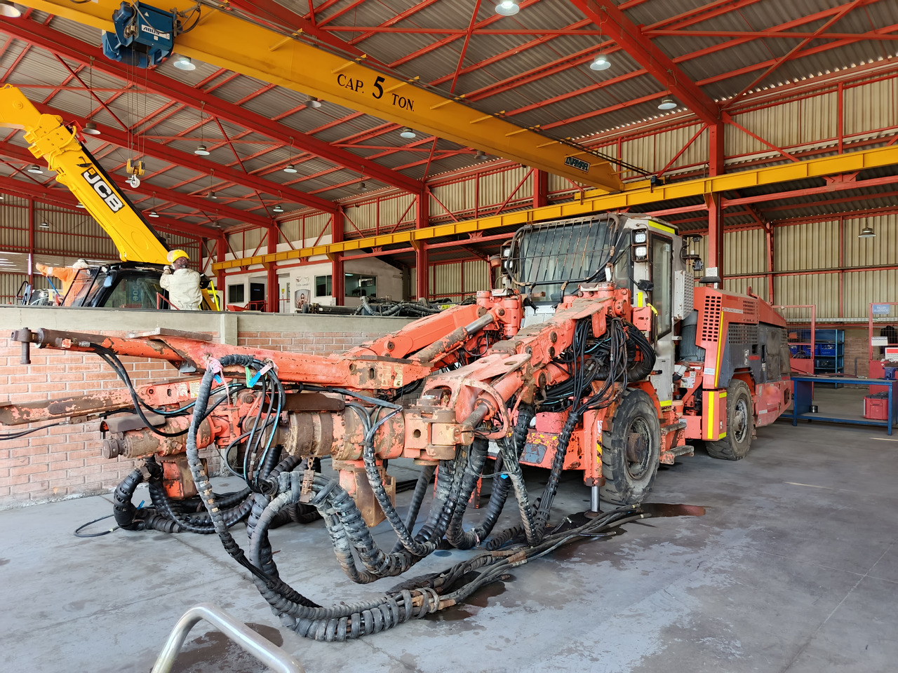 SANDVIK DD321-40C - מכונת כרייה: תמונה 1 SANDVIK DD321-40C - מכונת כרייה: תמונה 1