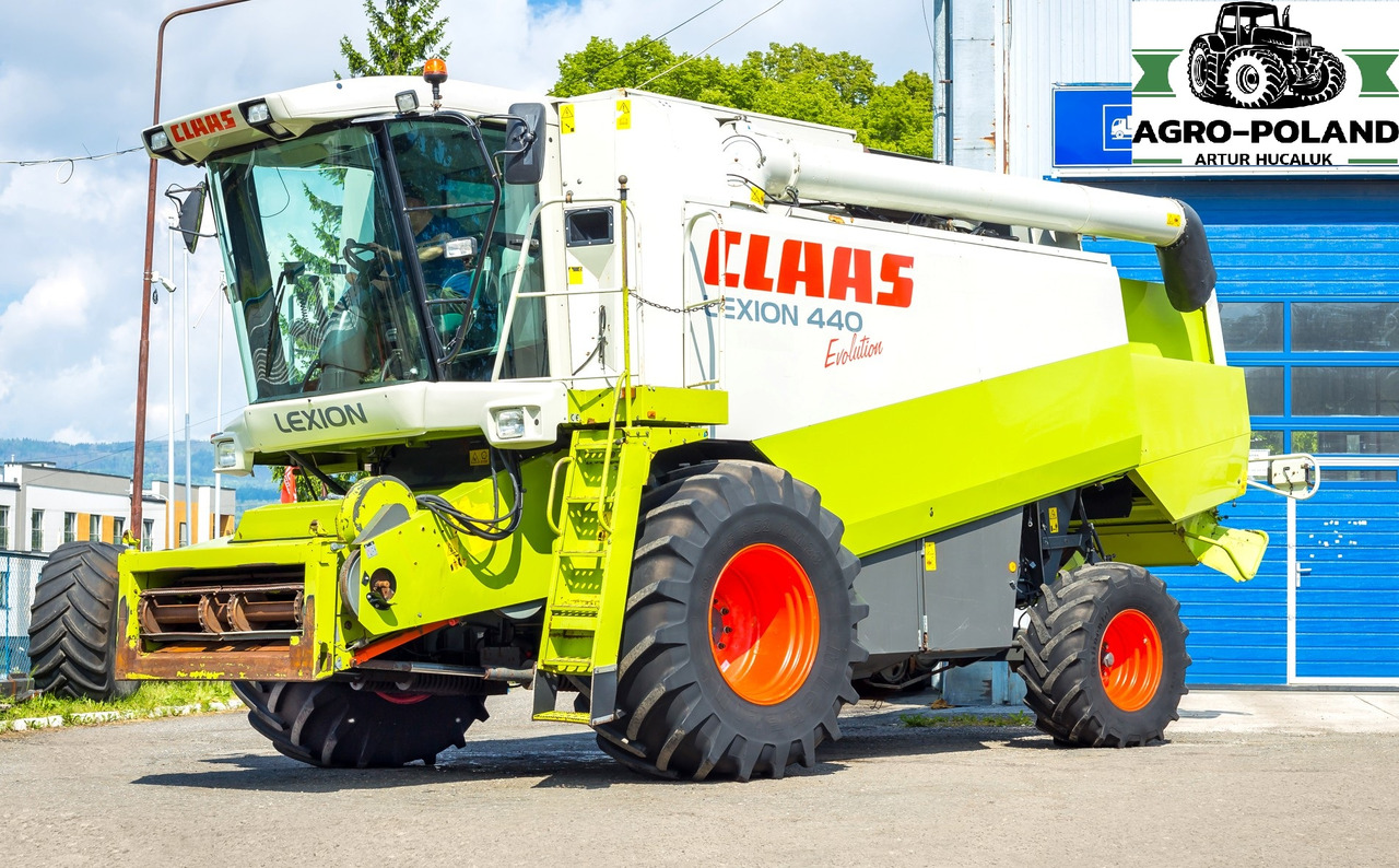 CLAAS LEXION 440 EVOLUTION - 2003 ROK + CLAAS C 540 SKŁADANY - 2007 ROK - מקצרת קומבינה: תמונה 2 CLAAS LEXION 440 EVOLUTION - 2003 ROK + CLAAS C 540 SKŁADANY - 2007 ROK - מקצרת קומבינה: תמונה 2