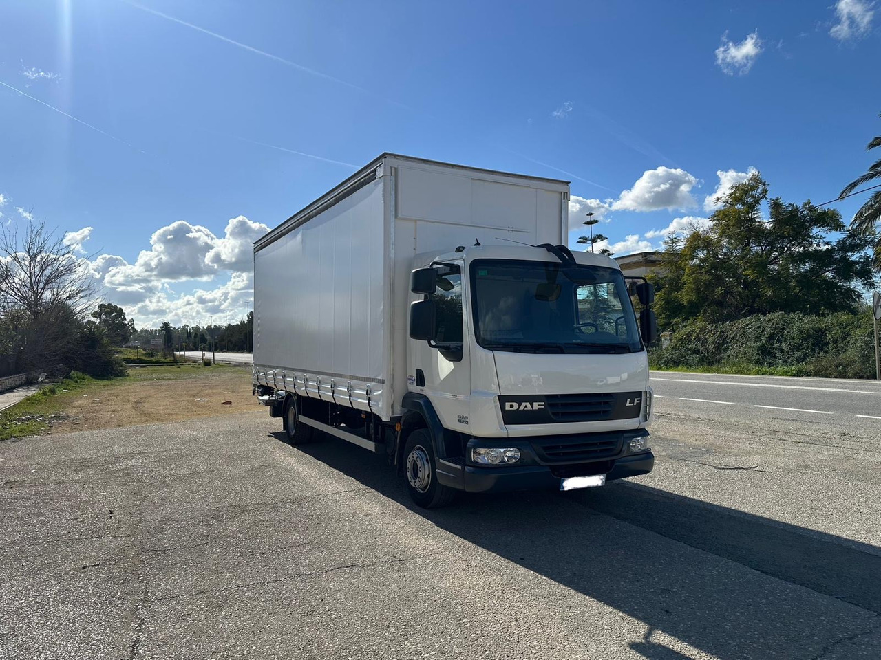 DAF LF 45.250 - משאית וילונות צד: תמונה 2 DAF LF 45.250 - משאית וילונות צד: תמונה 2
