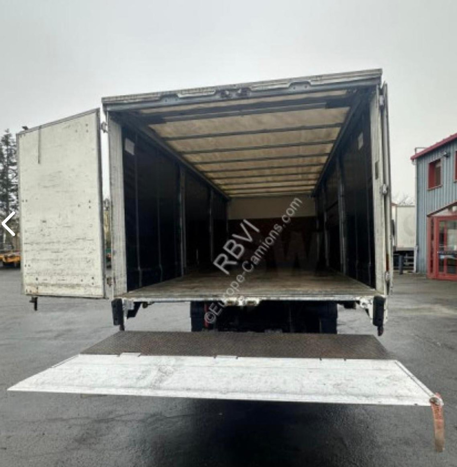 RENAULT MIDLUM 12.220 - משאית וילונות צד: תמונה 3 RENAULT MIDLUM 12.220 - משאית וילונות צד: תמונה 3