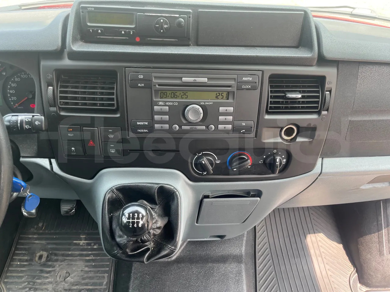 Ford Transit Tourneo - אוטובוס פרברים: תמונה 2 Ford Transit Tourneo - אוטובוס פרברים: תמונה 2