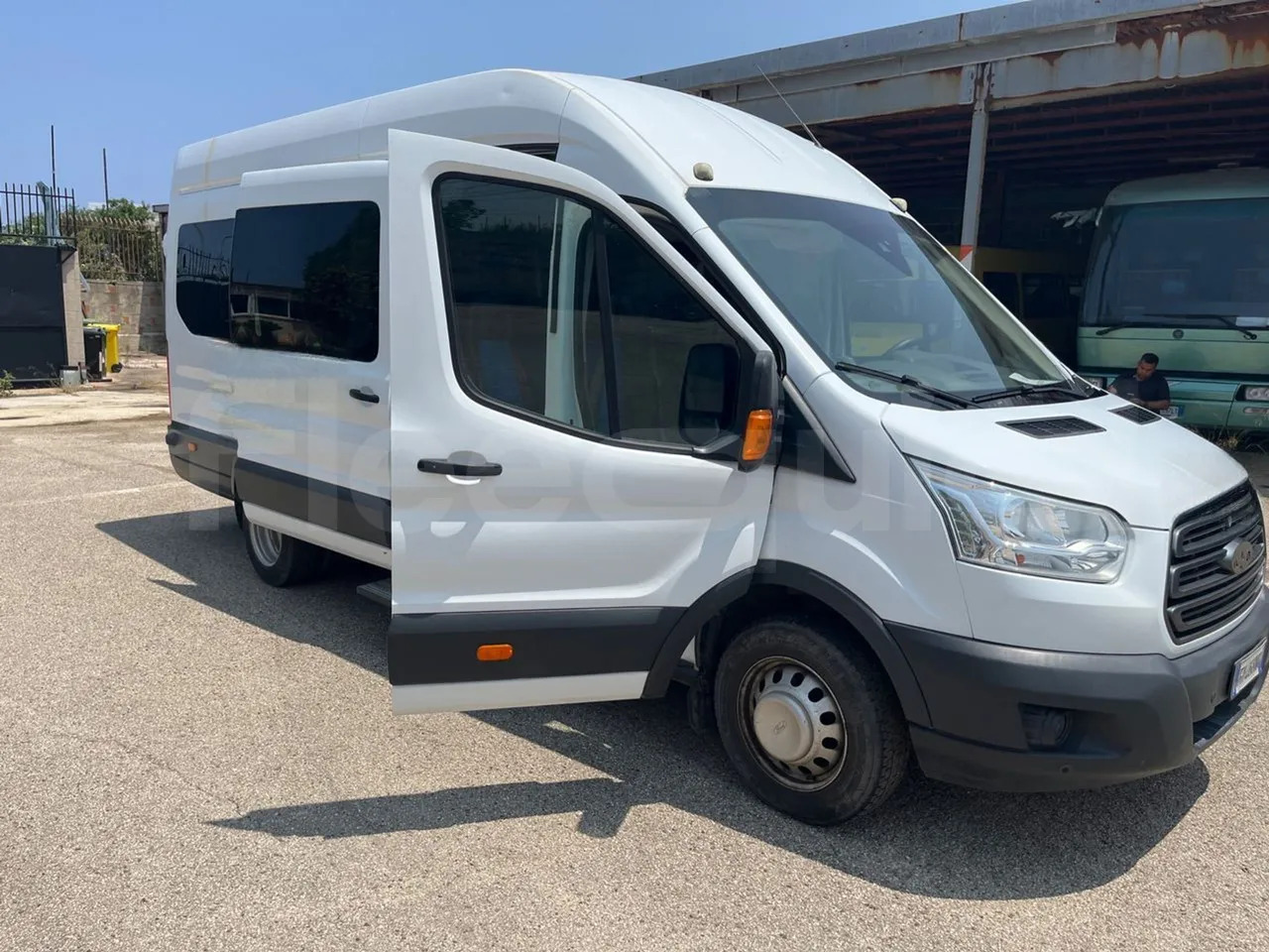 מיניבוס, כלי רכב מסחרי לנוסעים Ford Transit: תמונה 10 מיניבוס, כלי רכב מסחרי לנוסעים Ford Transit: תמונה 10
