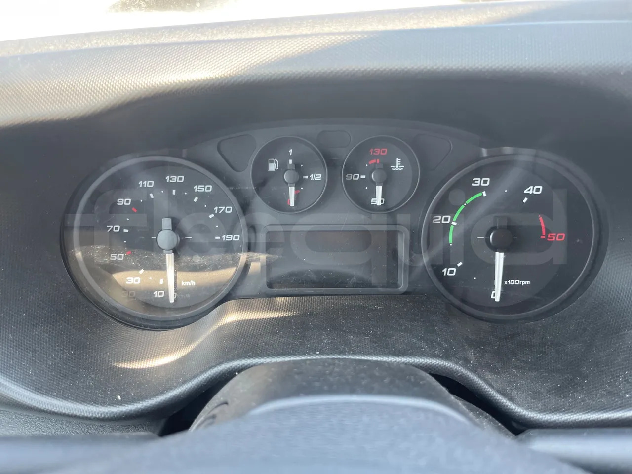 Iveco Daily - מיניבוס, כלי רכב מסחרי לנוסעים: תמונה 2 Iveco Daily - מיניבוס, כלי רכב מסחרי לנוסעים: תמונה 2