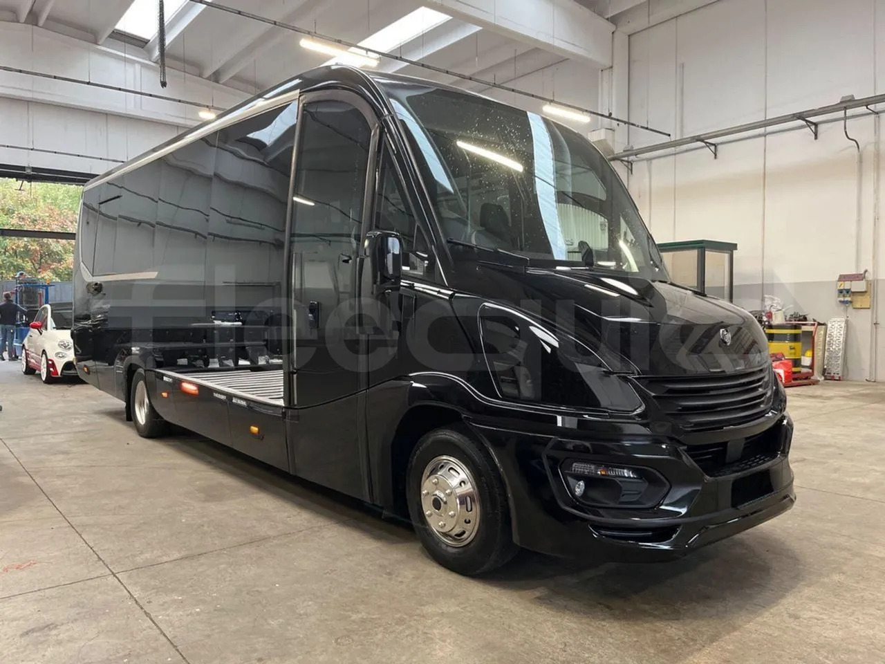 Iveco Daily - אוטובוס בין עירוני: תמונה 1 Iveco Daily - אוטובוס בין עירוני: תמונה 1