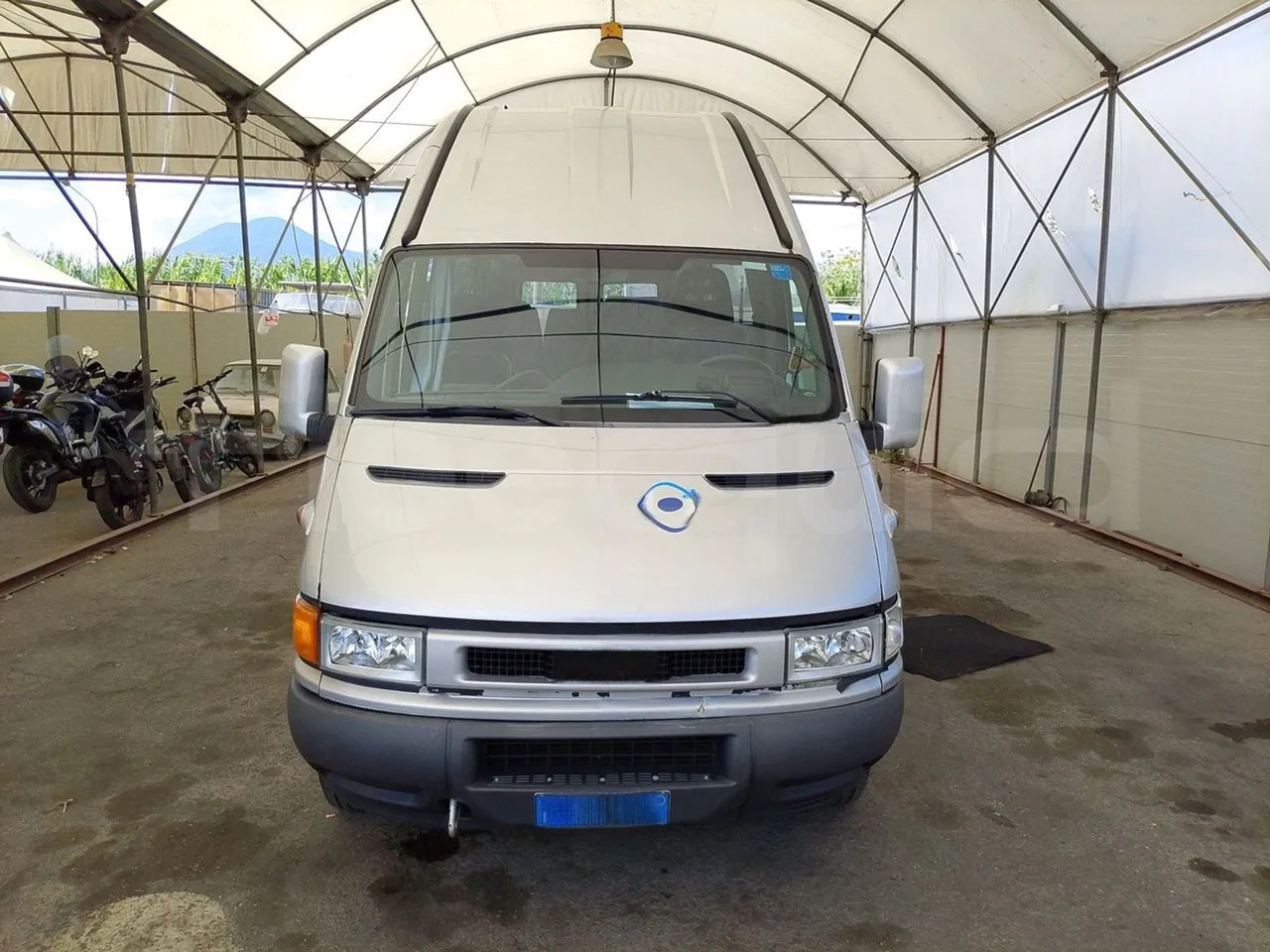 Iveco Daily - אוטובוס פרברים: תמונה 2 Iveco Daily - אוטובוס פרברים: תמונה 2