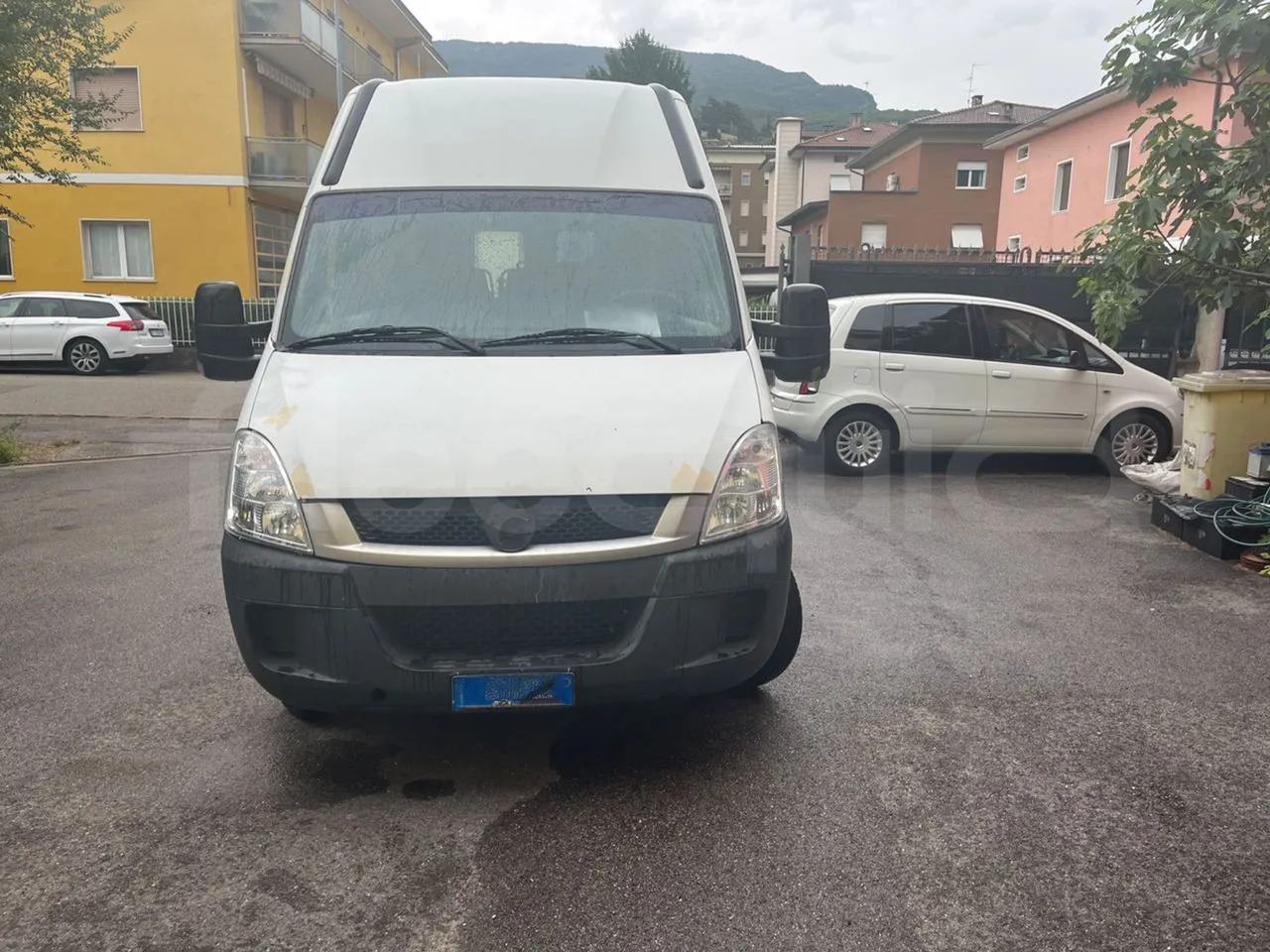 Iveco Daily - אוטובוס פרברים: תמונה 2 Iveco Daily - אוטובוס פרברים: תמונה 2