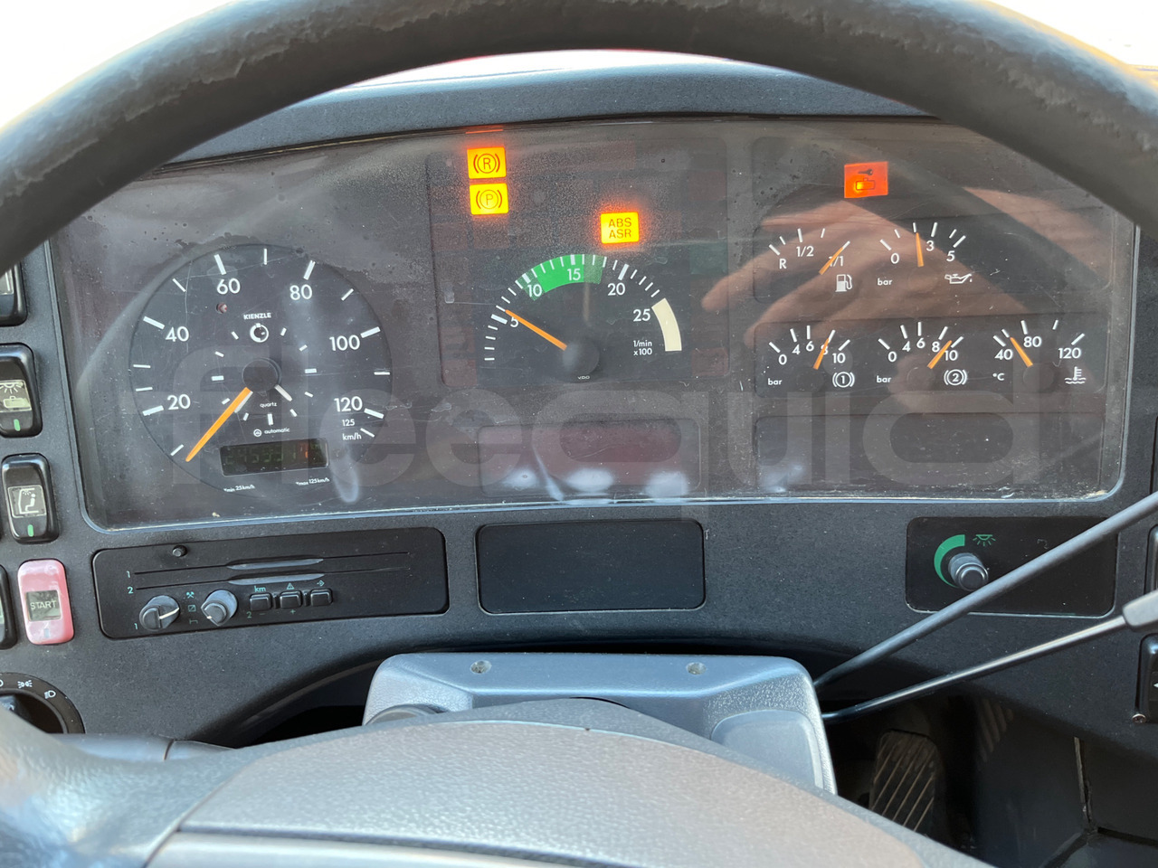 Mercedes-Benz 0 350 - אוטובוס בין עירוני: תמונה 3 Mercedes-Benz 0 350 - אוטובוס בין עירוני: תמונה 3