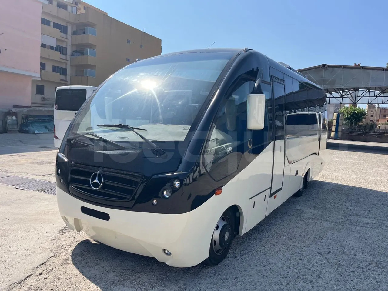 Mercedes-Benz MB 818 S - אוטובוס בין עירוני: תמונה 4 Mercedes-Benz MB 818 S - אוטובוס בין עירוני: תמונה 4