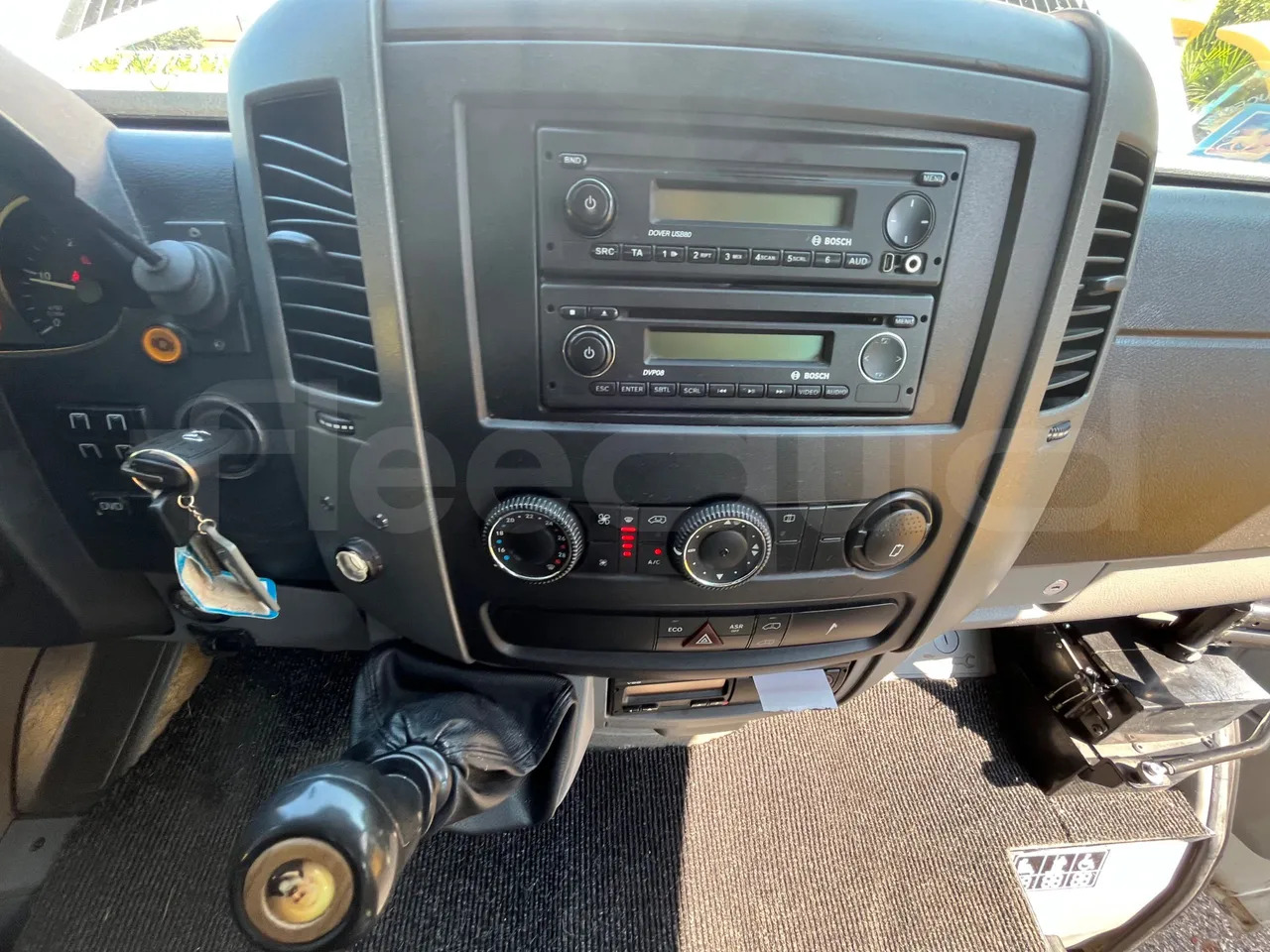 Mercedes-Benz MB906 - אוטובוס פרברים: תמונה 3 Mercedes-Benz MB906 - אוטובוס פרברים: תמונה 3