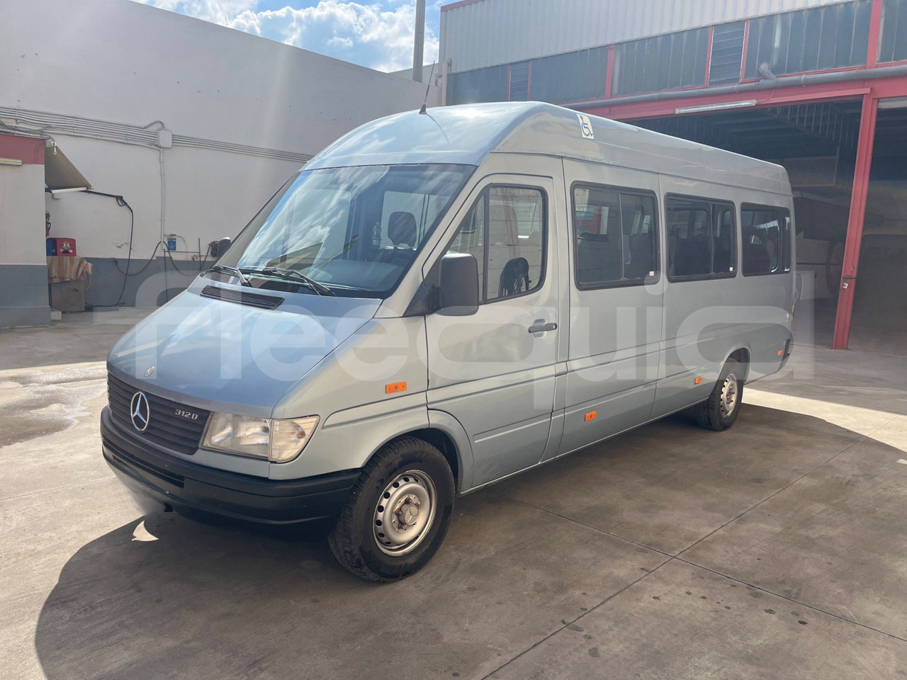 Mercedes-Benz Sprinter - אוטובוס פרברים: תמונה 4 Mercedes-Benz Sprinter - אוטובוס פרברים: תמונה 4